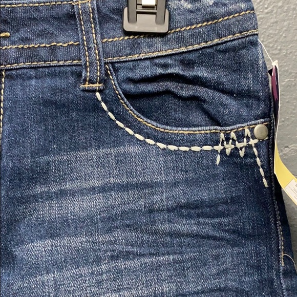 LOW RISE DENIM SHORTS - Picture 2 of 4